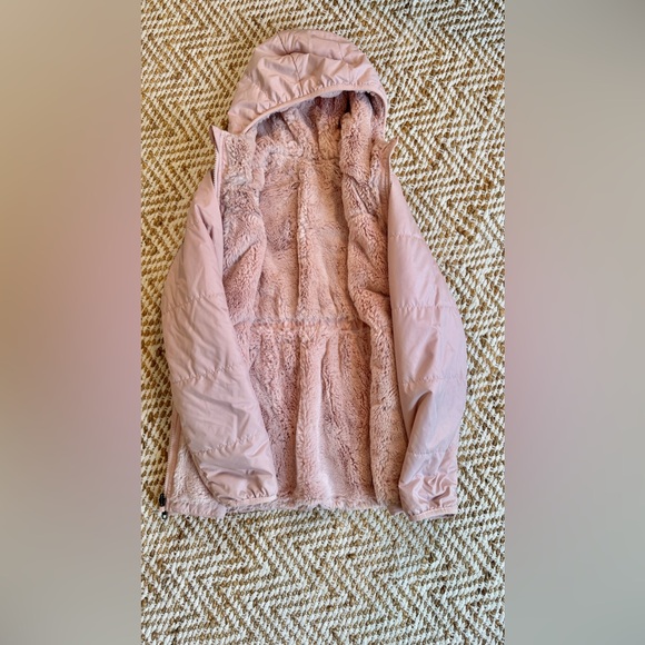 NORTHFACE GIRLS’ REVERSIBLE MOSSBUD PARKA
COLOR
PINK MOSS
SIZE
L (12) - Picture 5 of 8